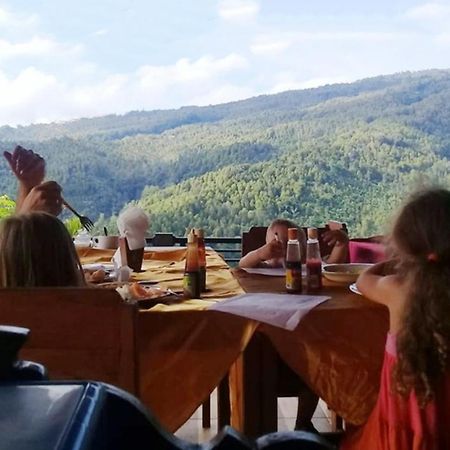 Aris Homestay And Warung Made Munduk Eksteriør billede